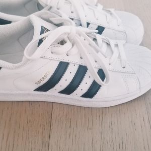 Adidas black and white superstars sz 6.5